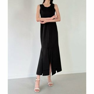 ジュノア(JUNOAH)の【ブラック】裾デザインジャンパースカート(薄手,裏地なし)(ロングワンピース/マキシワンピース)