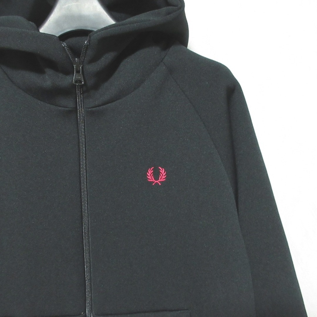 FRED PERRY - 美品 FRED PERRY フレッドペリー バックロゴ刺繍 FRED PERRY - 美品 FRED PERRY フレッドペリー バックロゴ刺繍