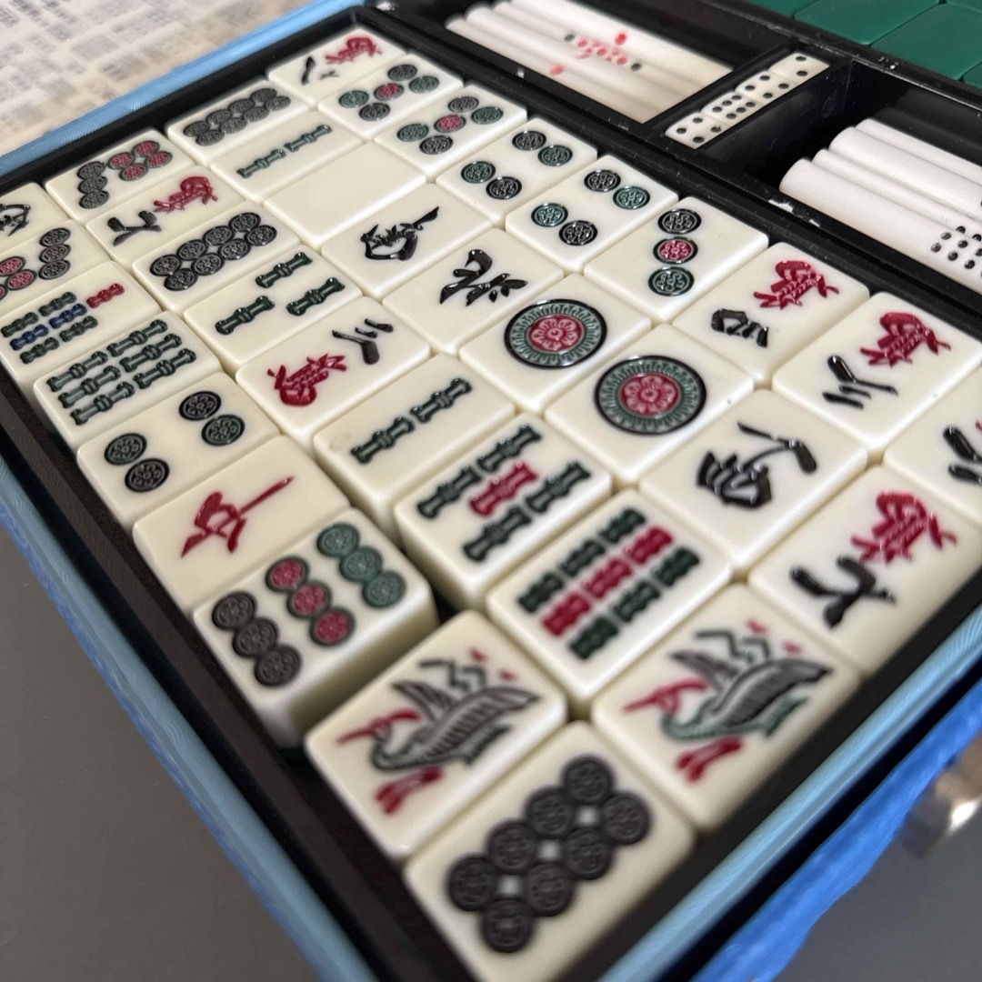 麻雀セット 136枚牌・サイコロ・点棒付きの通販 by またび商店 麻雀セット 136枚牌・サイコロ・点棒付きの通販 by またび商店