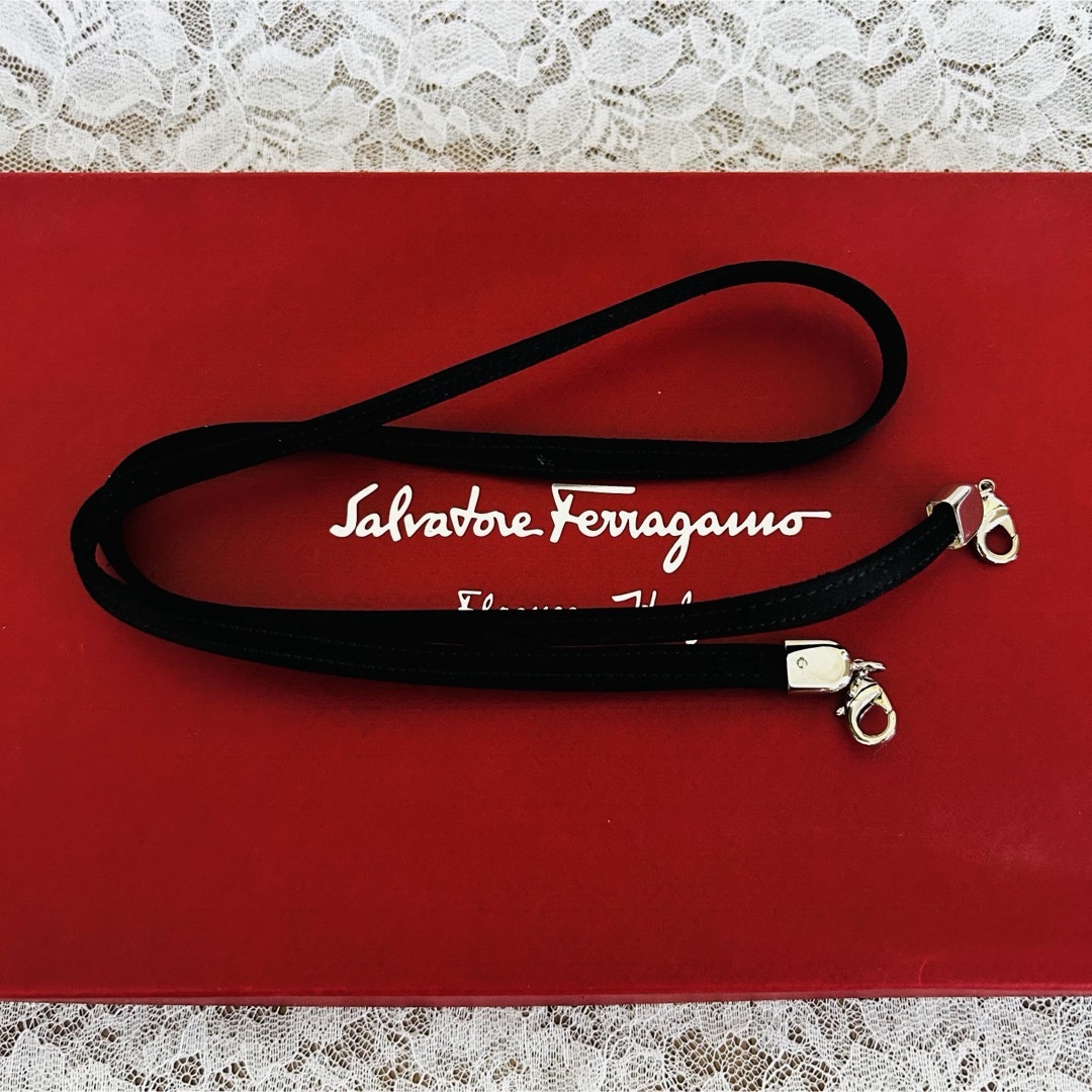 【新品未使用タグ付】 フェラガモ シルク サテン パーティ バック クラッチ 黒 Salvatore Ferragamo - 【美品】《フェラガモ》 シルク サテン