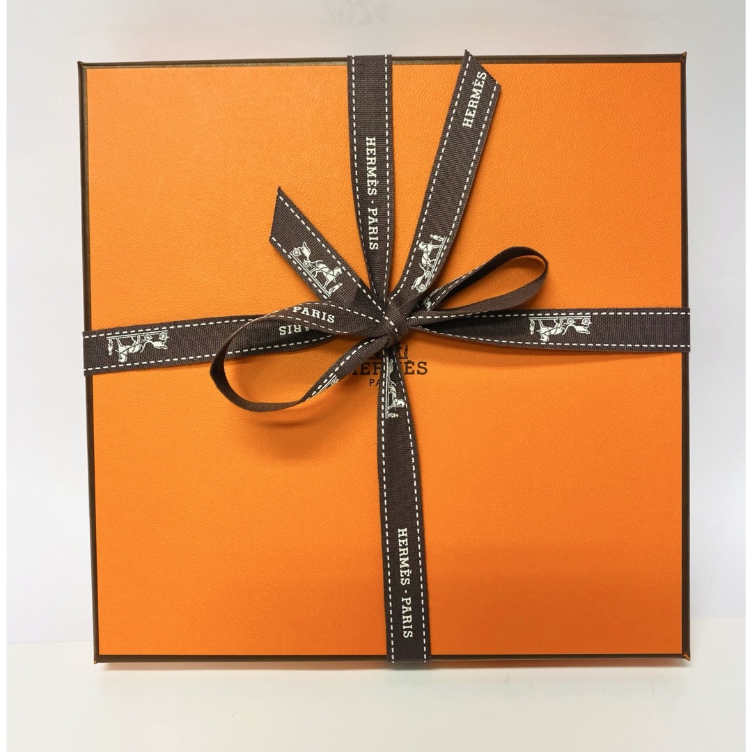 HERMES - 新品 2定価1.3万 エルメス カレ・タオル 《ステアーズ HERMES - 新品 2定価1.3万 エルメス カレ・タオル 《ステアーズ