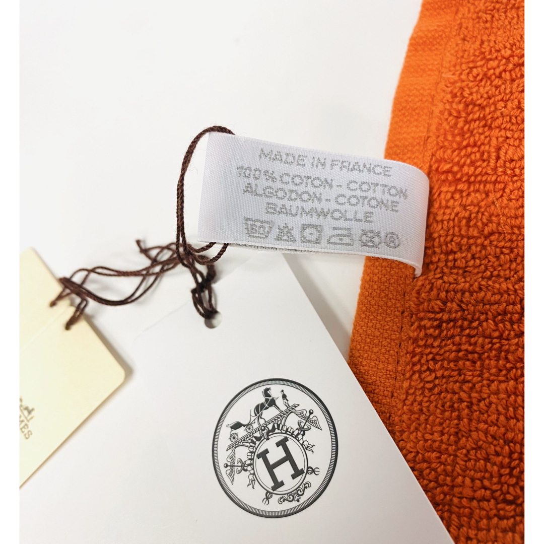 HERMES - 新品 2定価1.3万 エルメス カレ・タオル 《ステアーズ HERMES - 新品 2定価1.3万 エルメス カレ・タオル 《ステアーズ