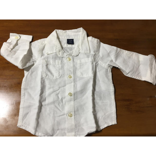 babyGAP(ベビーギャップ)の新品 babyGap  90  白シャツ キッズ/ベビー/マタニティのキッズ服女の子用(90cm~)(ブラウス)の商品写真