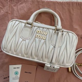 MIU MIU - ミュウ ミュウ Miu Miu ヴィッテロ リュクス VITTELO MIU MIU - ミュウ ミュウ Miu Miu ヴィッテロ リュクス VITTELO