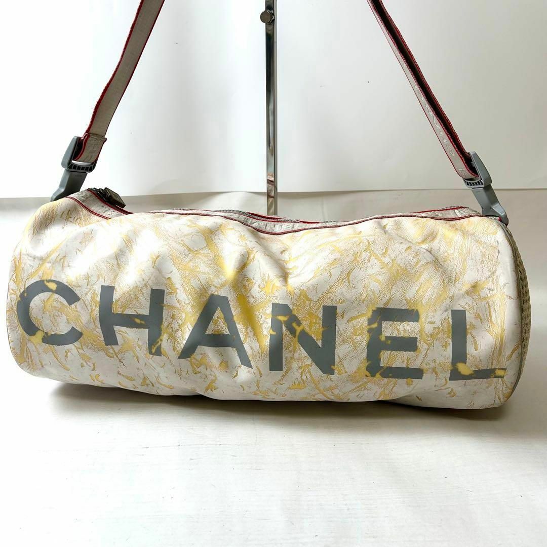 CHANEL - シャネル スポーツライン ショルダーバッグ ホワイトの CHANEL - シャネル スポーツライン ショルダーバッグ ホワイトの