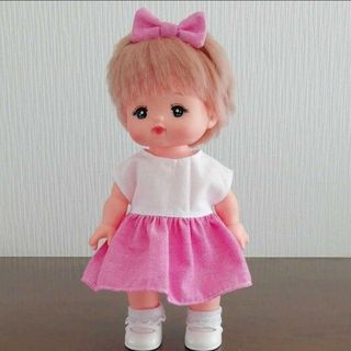 メルちゃん ピンク無地スカート白半袖ワンピースとリボン 450円(その他)