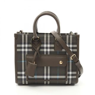 BURBERRY(バッグ ・ ホワイト/白色系)のフリマアイテム一覧 BURBERRY(バッグ ・ ホワイト/白色系)のフリマアイテム一覧