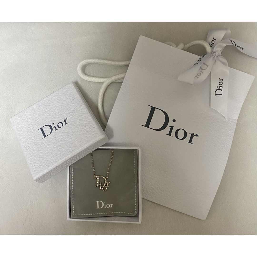Dior - Dior ロゴネックレス シルバー ショッパー付きの通販 by Dior - Dior ロゴネックレス シルバー ショッパー付きの通販 by