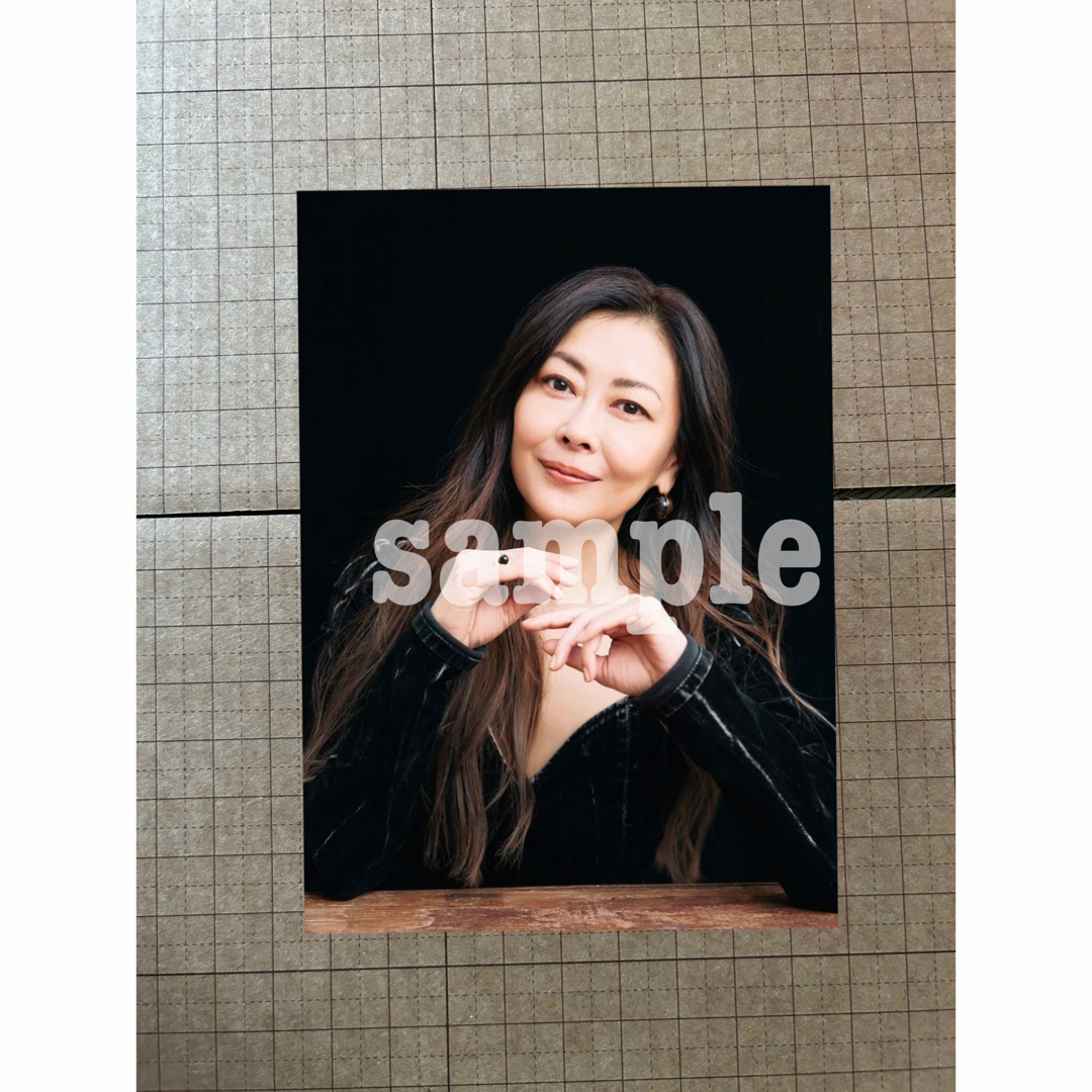 中山美穂 写真 1枚 2Lサイズ エンタメ/ホビーのタレントグッズ(アイドルグッズ)の商品写真