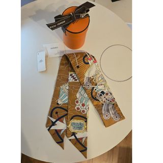 HERMES - エルメス スカーフ バンダナ カレ55 パリ HERMES - エルメス スカーフ バンダナ カレ55 パリ