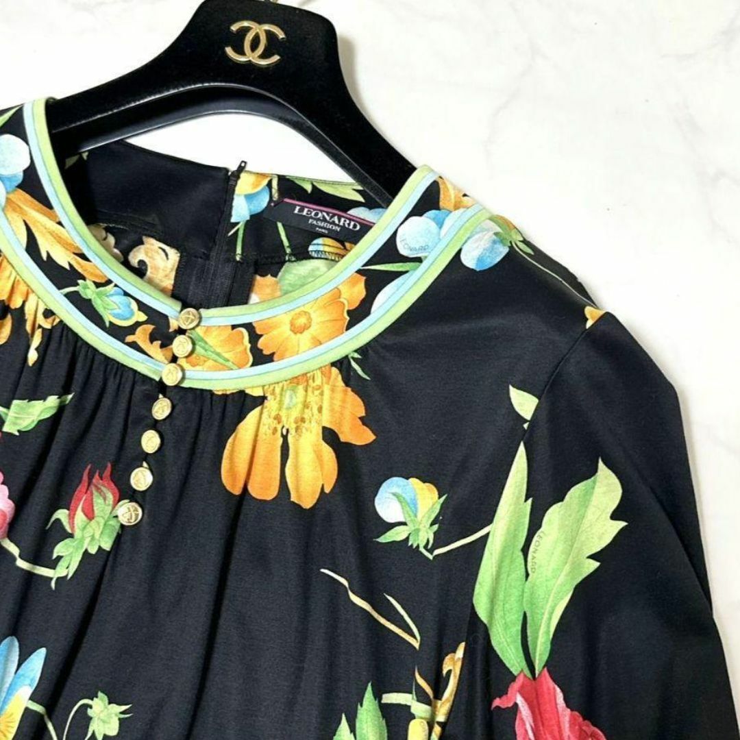 LEONARD - 美品✨ レオナール ワンピース トリム 花柄 金ボタン LEONARD - 美品✨ レオナール ワンピース トリム 花柄 金ボタン