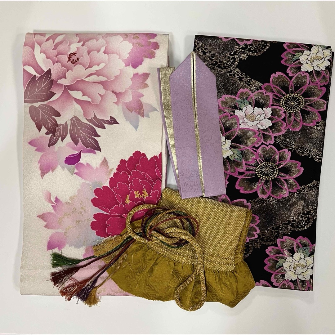振袖used品✨白地に牡丹の花 振袖の通販 by yuka321G's shop|ラクマ 振袖used品✨白地に牡丹の花 振袖の通販 by yuka321G's shop|ラクマ