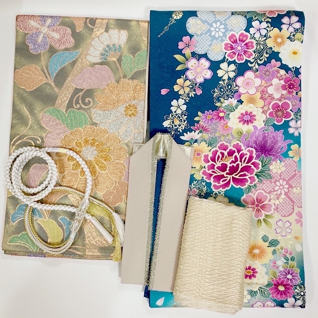 振袖 used品✨金ラメ生地に多彩な花が満載の柄 振袖5点セットの 振袖 used品✨金ラメ生地に多彩な花が満載の柄 振袖5点セットの