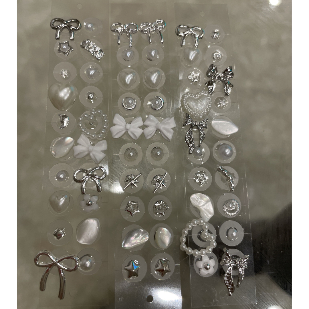 即日発送 耳つぼジュエリー 耳ツボジュエリー シルバー ダイエット 貼るピアス ハンドメイドのアクセサリー(その他)の商品写真