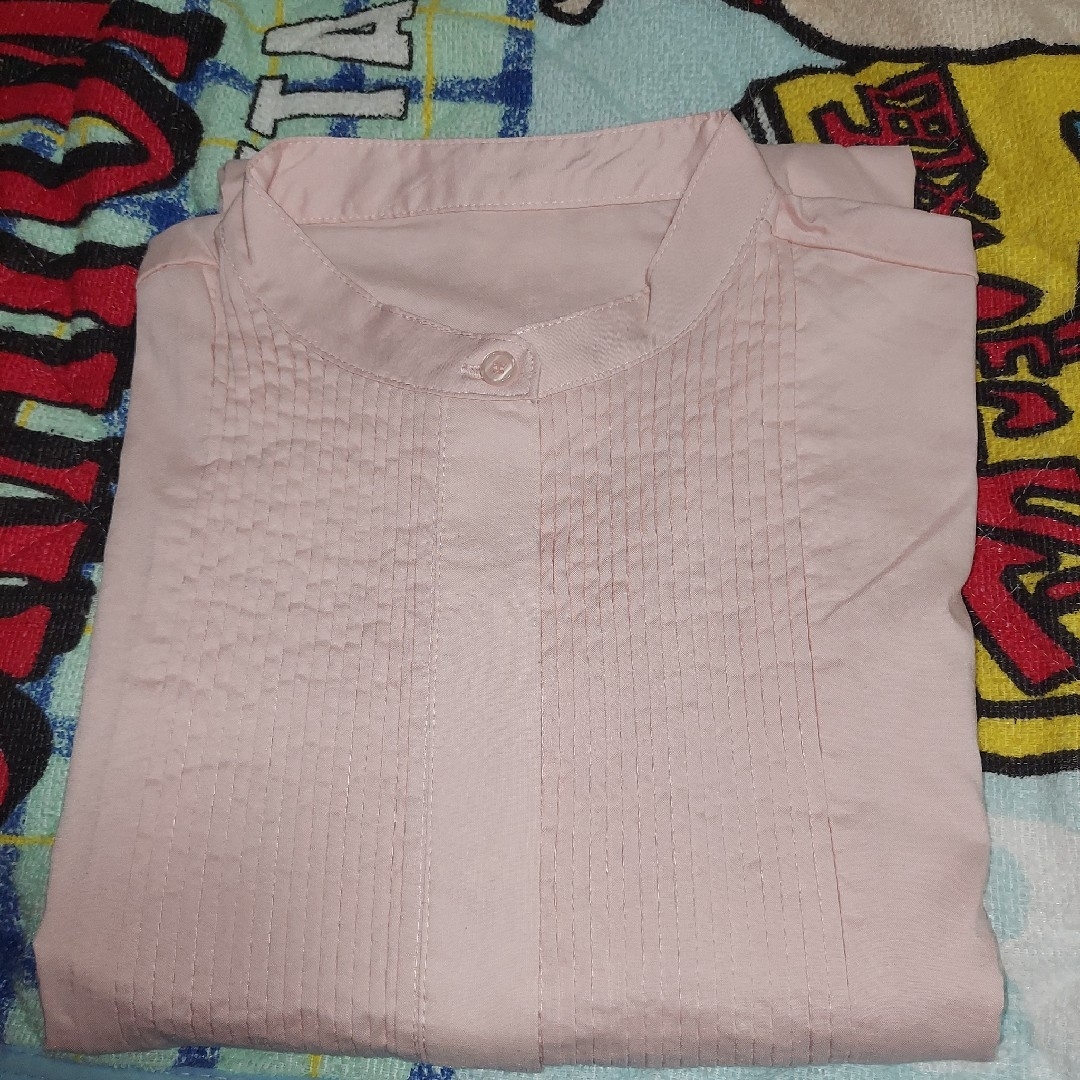 ピンク スタンドカラー シャツ レディースのトップス(シャツ/ブラウス(長袖/七分))の商品写真