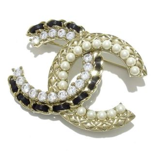 CHANEL(パール ・ ブローチ/コサージュ)のフリマアイテム一覧 CHANEL(パール ・ ブローチ/コサージュ)のフリマアイテム一覧