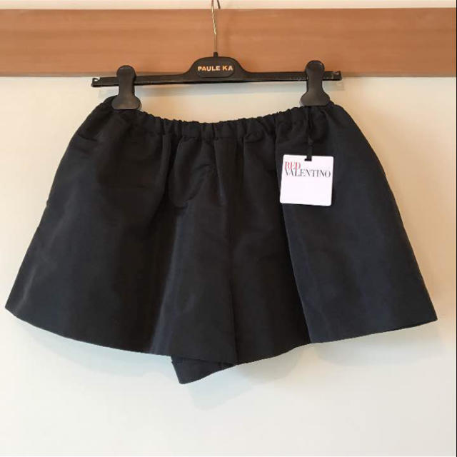 RED VALENTINO(レッドヴァレンティノ)のレッドヴァレンティノ ☆ショートパンツ☆ 黒 レディースのパンツ(ショートパンツ)の商品写真