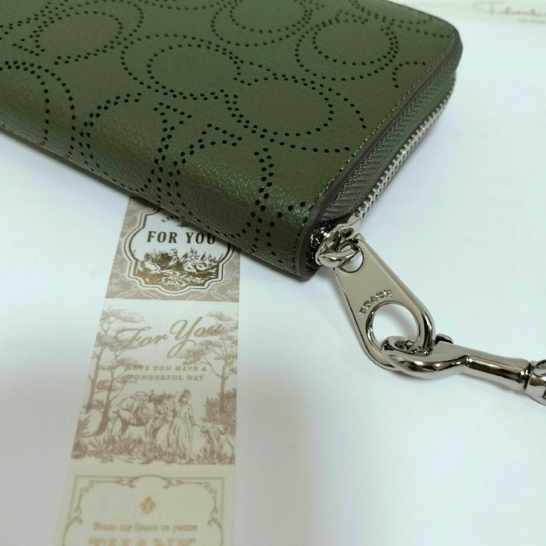 COACH OUTLET - 新品COACH パンチングシグネチャー長財布 男女 COACH OUTLET - 新品COACH パンチングシグネチャー長財布 男女