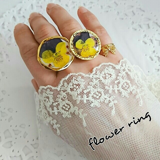 flower ring❤レジンアクセサリー、ドライフラワー ハンドメイドのアクセサリー(リング)の商品写真