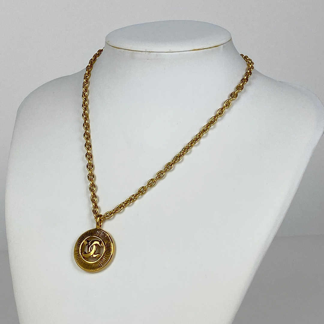 人気デザイナー CHANEL - シャネル ココマーク ネックレス GP 【中古】の通販 by ネックレス、ペンダント、チョーカー