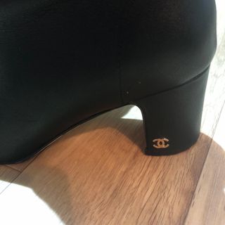 CHANEL - CHANEL スタイリッシュ ショートブーツの通販|ラクマ CHANEL - CHANEL スタイリッシュ ショートブーツの通販|ラクマ