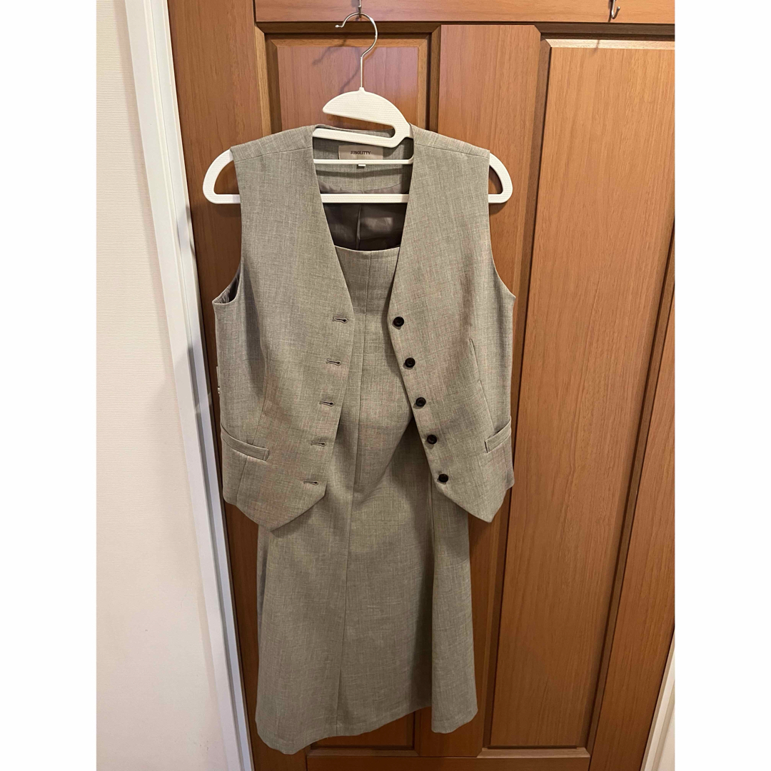JUSGLITTY - ジャスグリッティー ジレ&スカート セットの通販 JUSGLITTY - ジャスグリッティー ジレ&スカート セットの通販