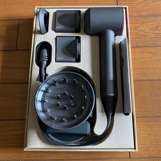 Dyson(ドライヤー)のフリマアイテム一覧 Dyson(ドライヤー)のフリマアイテム一覧