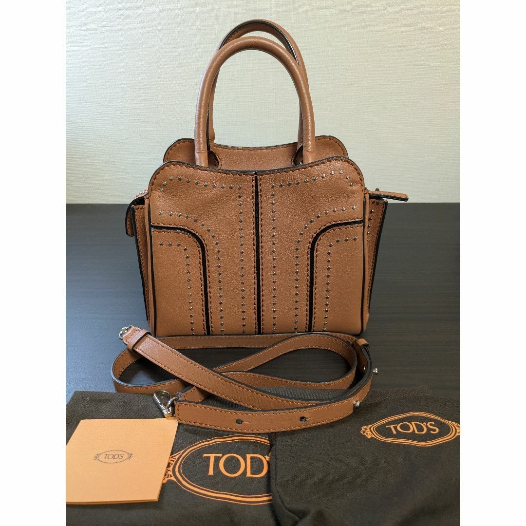 TOD'S - TOD'S/トッズ◇セラスタッズ付きの通販 by つぐ's shop TOD'S - TOD'S/トッズ◇セラスタッズ付きの通販 by つぐ's shop