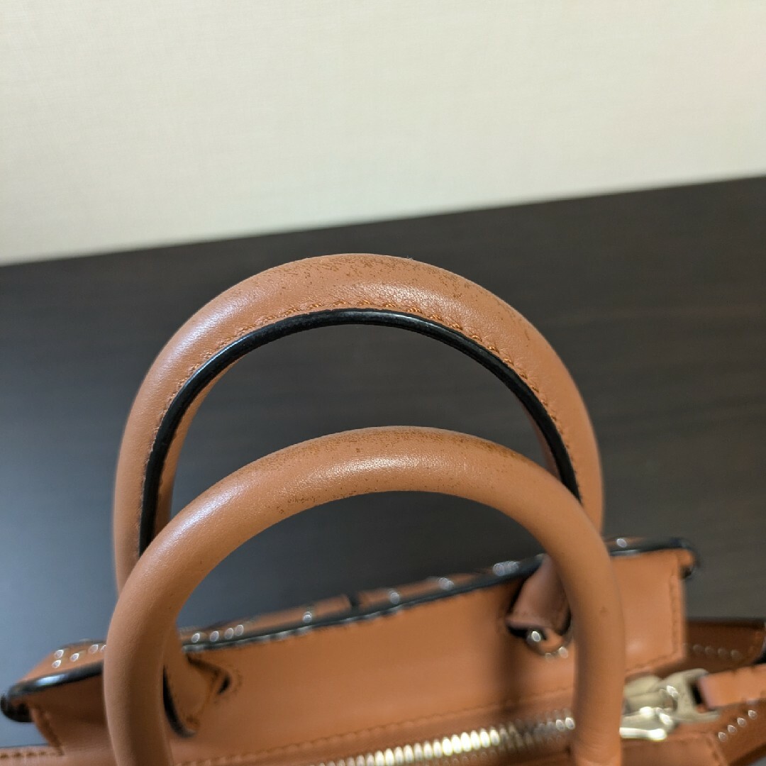 TOD'S - TOD'S/トッズ◇セラスタッズ付きの通販 by つぐ's shop TOD'S - TOD'S/トッズ◇セラスタッズ付きの通販 by つぐ's shop