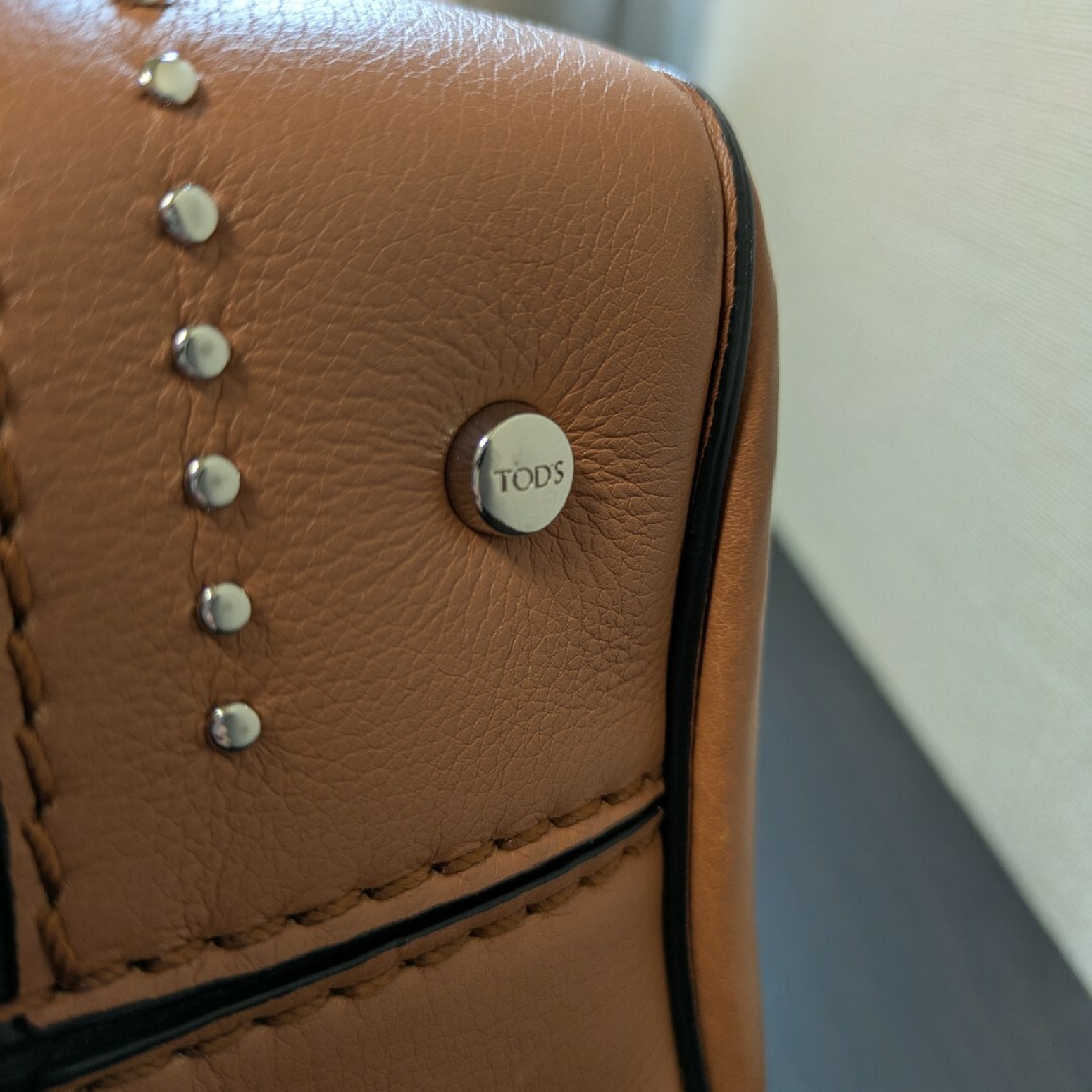 TOD'S - TOD'S/トッズ◇セラスタッズ付きの通販 by つぐ's shop TOD'S - TOD'S/トッズ◇セラスタッズ付きの通販 by つぐ's shop