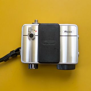 RICOH - リコーオートハーフ カメラ レトロ ストロボの通販 by RICOH - リコーオートハーフ カメラ レトロ ストロボの通販 by
