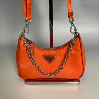 PRADA - プラダ PRADA パテントレザー チェーンショルダーバッグ PRADA - プラダ PRADA パテントレザー チェーンショルダーバッグ