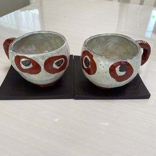 大明成化年製 煎茶碗 江戸期 古染付 古伊万里 花蝶紋 2組 美品 大明成化年製 煎茶碗 江戸期 古染付 古伊万里 花蝶紋 2組 美品