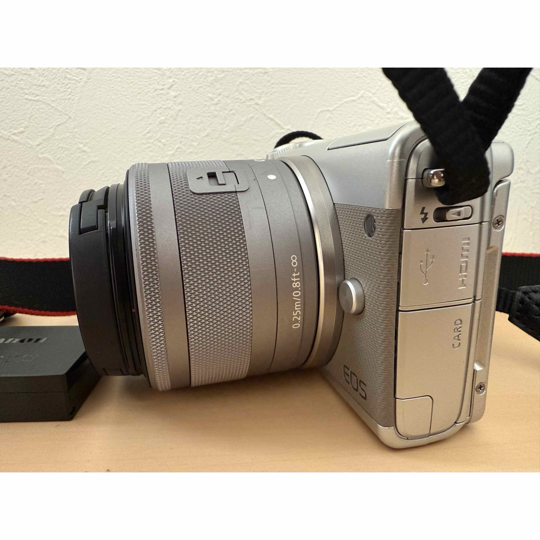 Canon - EOS M100 ミラーレス カメラ ストラップ付きの通販 by Canon - EOS M100 ミラーレス カメラ ストラップ付きの通販 by