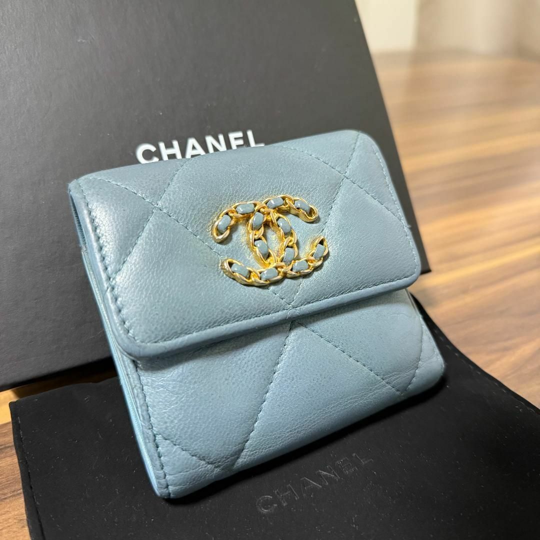 CHANEL - ⭐️美品⭐️シャネル CHANEL 19 財布 三つ折り CHANEL - ⭐️美品⭐️シャネル CHANEL 19 財布 三つ折り