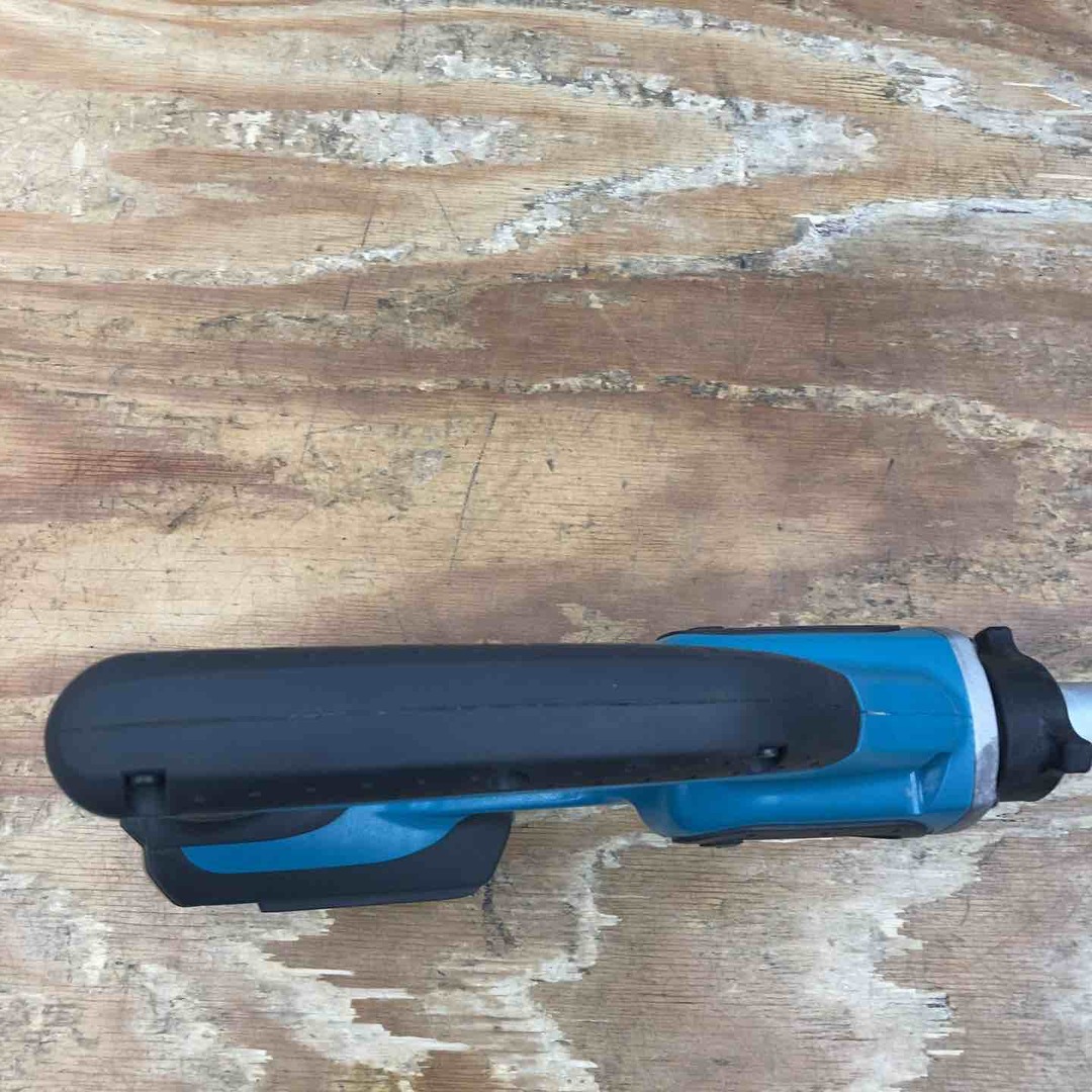 ☆マキタ(makita) コードレスコンクリートバイブレータ VR340DZ ☆マキタ(makita) コードレスコンクリートバイブレータ VR340DZ