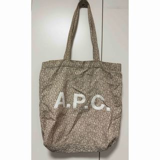 A.P.C(トートバッグ)のフリマアイテム一覧 A.P.C(トートバッグ)のフリマアイテム一覧