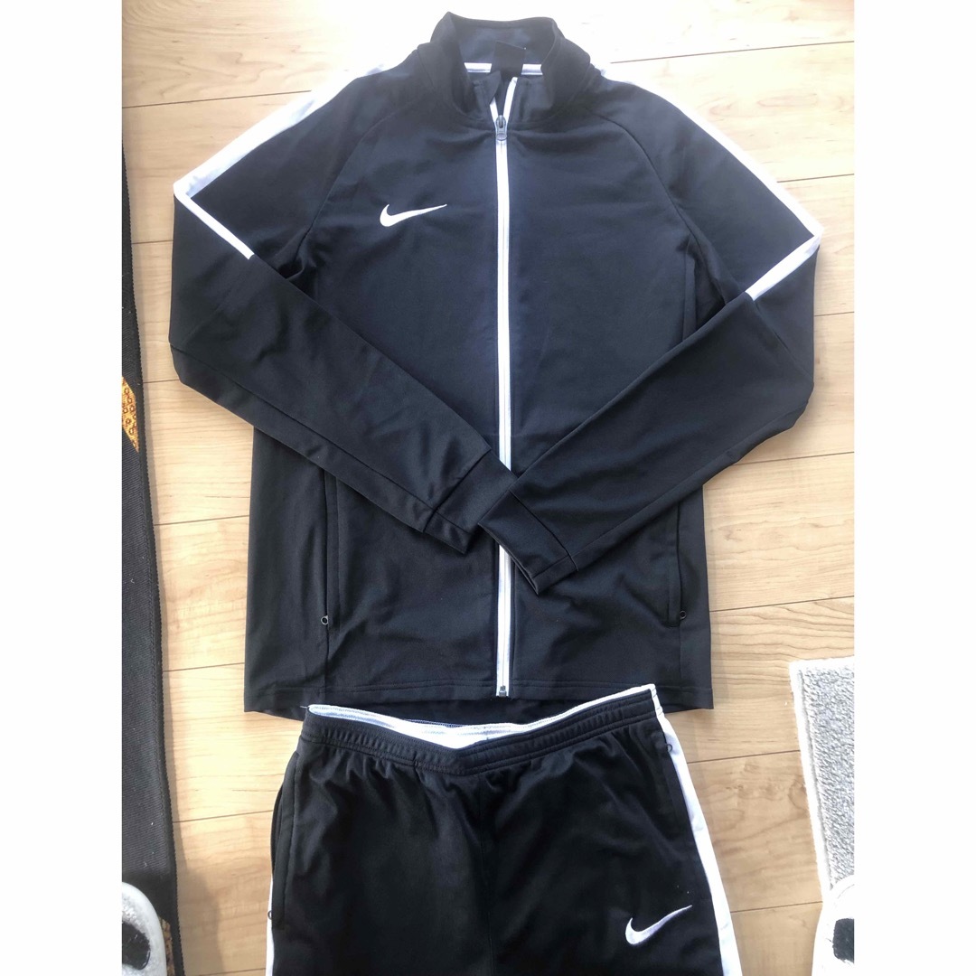 NIKE - 美品Nike ジャージ上下セット サイドライン付き Lの通販 NIKE - 美品Nike ジャージ上下セット サイドライン付き Lの通販