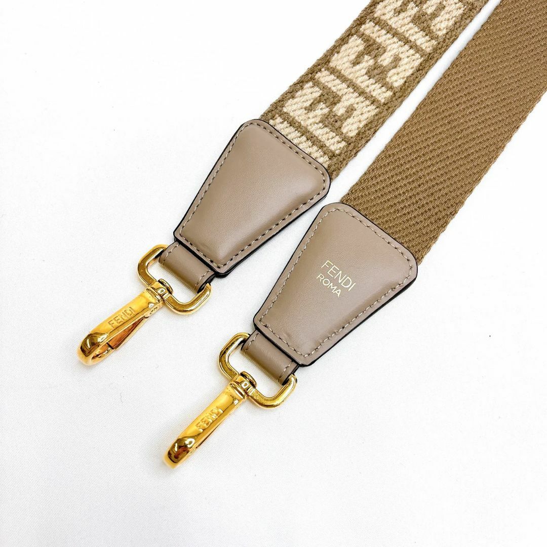 【人気商品】 FENDI - FF マルチカラー ストラップユー 【極美品】フェンディ Accessory
