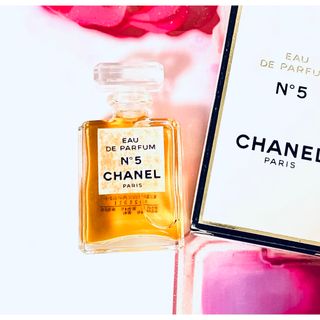 CHANEL - 新品 廃盤シャネルミニ香水セット 6種 No.5 No.19 CHANEL - 新品 廃盤シャネルミニ香水セット 6種 No.5 No.19