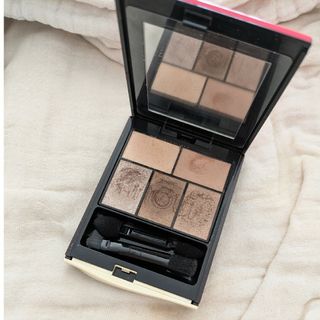 BURBERRY - BURBERRY アイ クアッド 03ブラッシュベージュの通販 BURBERRY - BURBERRY アイ クアッド 03ブラッシュベージュの通販