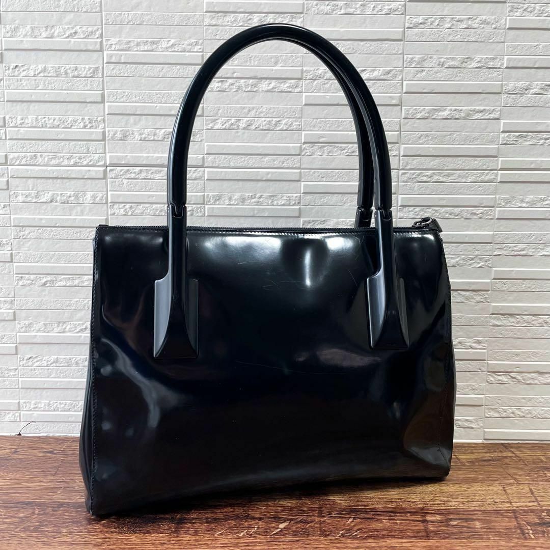 PRADA - プラダ ロゴ エナメル パテントレザー ハンド トート PRADA - プラダ ロゴ エナメル パテントレザー ハンド トート
