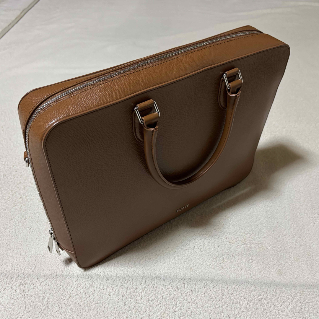 FURLA - フルラ FURLA ビジネスバッグ ベージュ 美品の通販 by FURLA - フルラ FURLA ビジネスバッグ ベージュ 美品の通販 by
