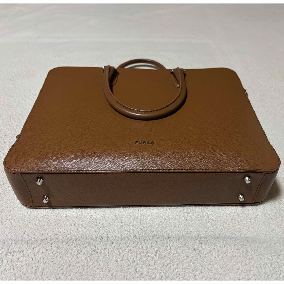 FURLA - フルラ FURLA ビジネスバッグ ベージュ 美品の通販 by FURLA - フルラ FURLA ビジネスバッグ ベージュ 美品の通販 by