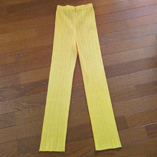 PLEATS PLEASE ISSEY MIYAKE(カジュアルパンツ)のフリマ PLEATS PLEASE ISSEY MIYAKE(カジュアルパンツ)のフリマ