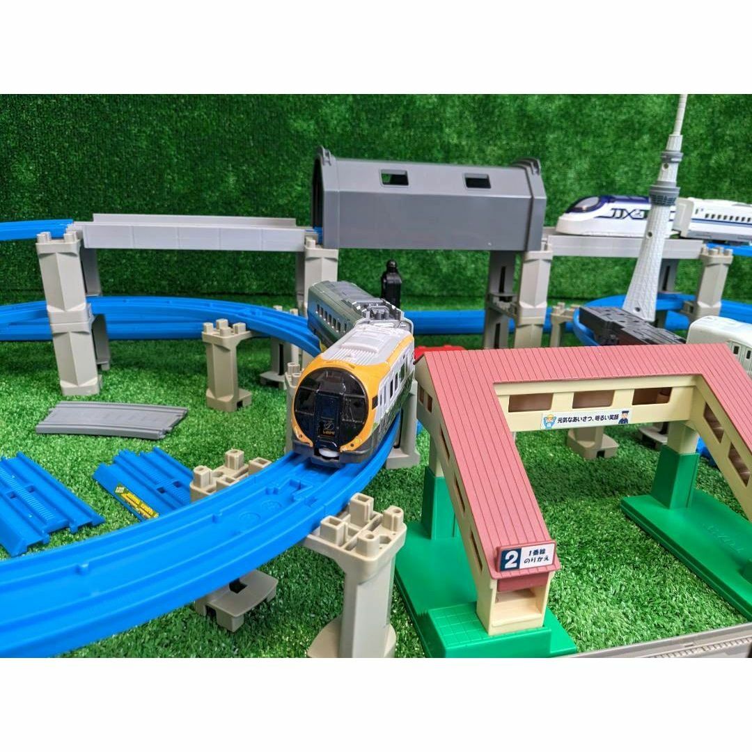 プラレール レイアウト 複線 高架 レール タワー 踏切 トンネル プラレール レイアウト 複線 高架 レール タワー 踏切 トンネル