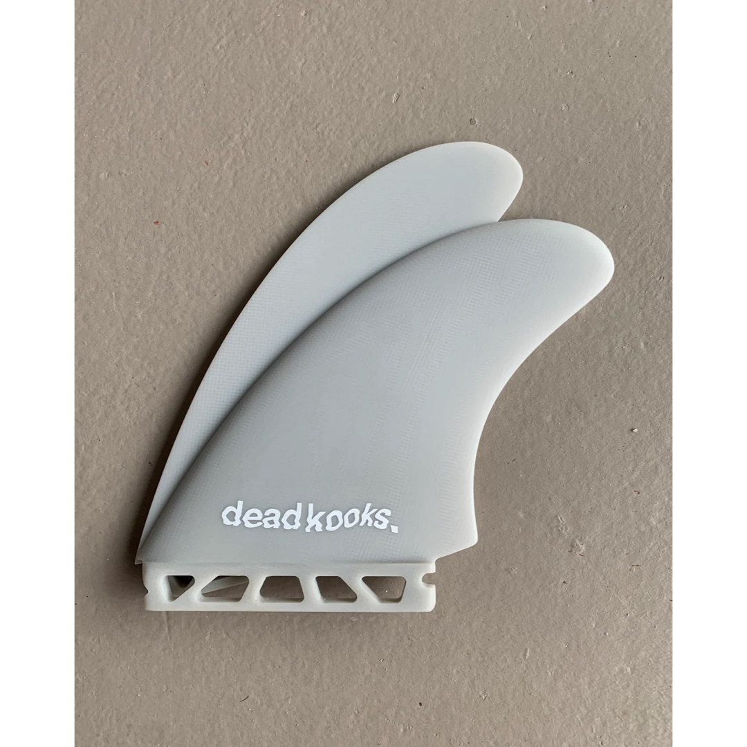 新品】 deadkooks ツインフィンの通販 by はぴざえもん|ラクマ 新品】 deadkooks ツインフィンの通販 by はぴざえもん|ラクマ