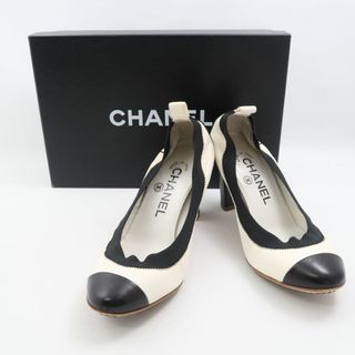 CHANEL - CHANEL シャネル パンプス 35 1/2C 22.5 白×ブラック CHANEL - CHANEL シャネル パンプス 35 1/2C 22.5 白×ブラック