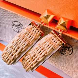 お手頃価格 HERMES 小物 片耳のみ 馬車モチーフ HERMES エルメス - イヤリング、ピアス