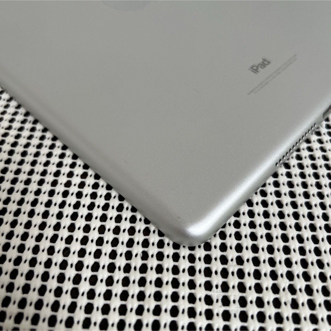 iPad - 9821 電池最良好☆比較的美品☆iPad6第6世代 32GB WIFI iPad - 9821 電池最良好☆比較的美品☆iPad6第6世代 32GB WIFI